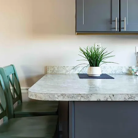By The Beach 2Br Apartment